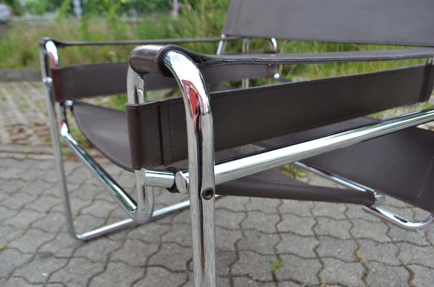photo vinterior Gavina Wassily Chair B3 Design By Marcel Breuer Dark Brown Saddle Leather