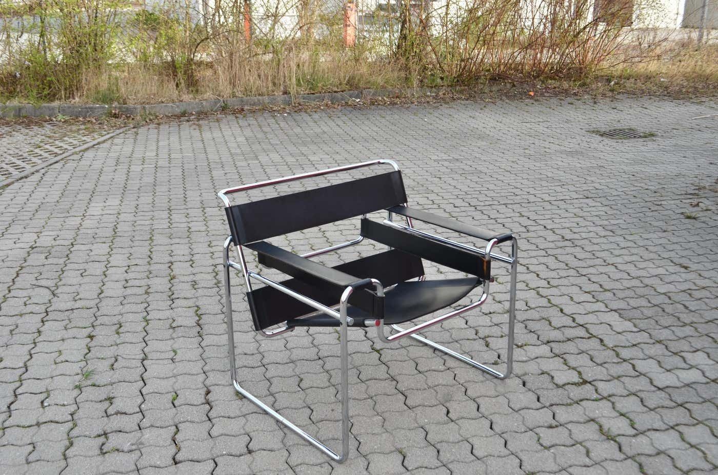 Furniture Knoll International Wassily Chair By Marcel Breuer Black Leather photo
