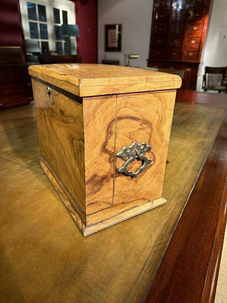 photo vinterior Vintage Olive Writing Box, 1900s