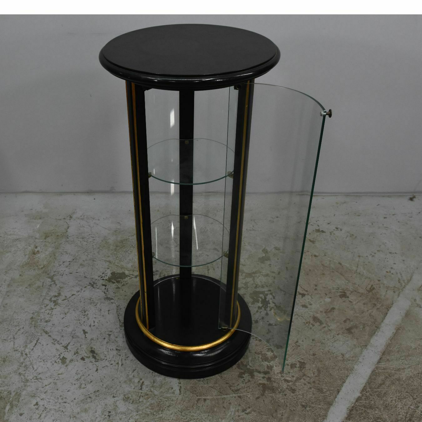 Round Lacquered Wood And Gilded Wood Store Window photo buy