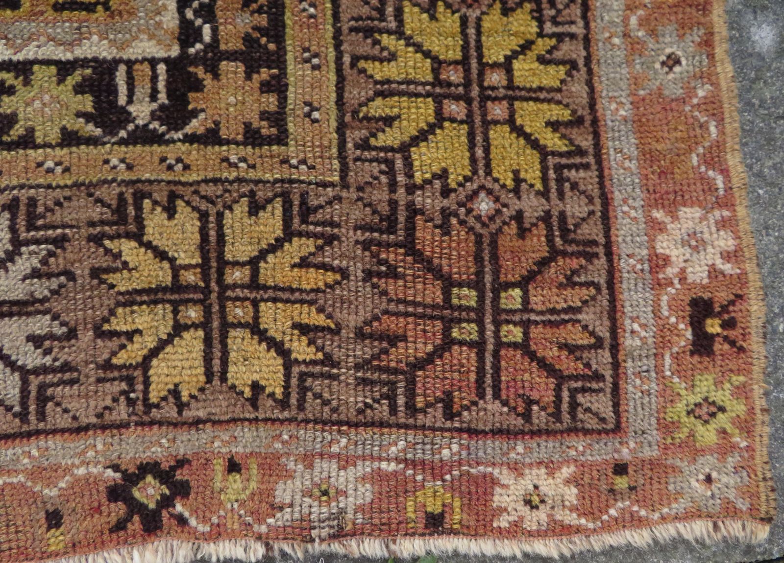 photo vintage Antique Turkish Milas (Melas) Prayer Rug. Star Border. West Anatolia.Late 19th Century. 165cm X 104cm.