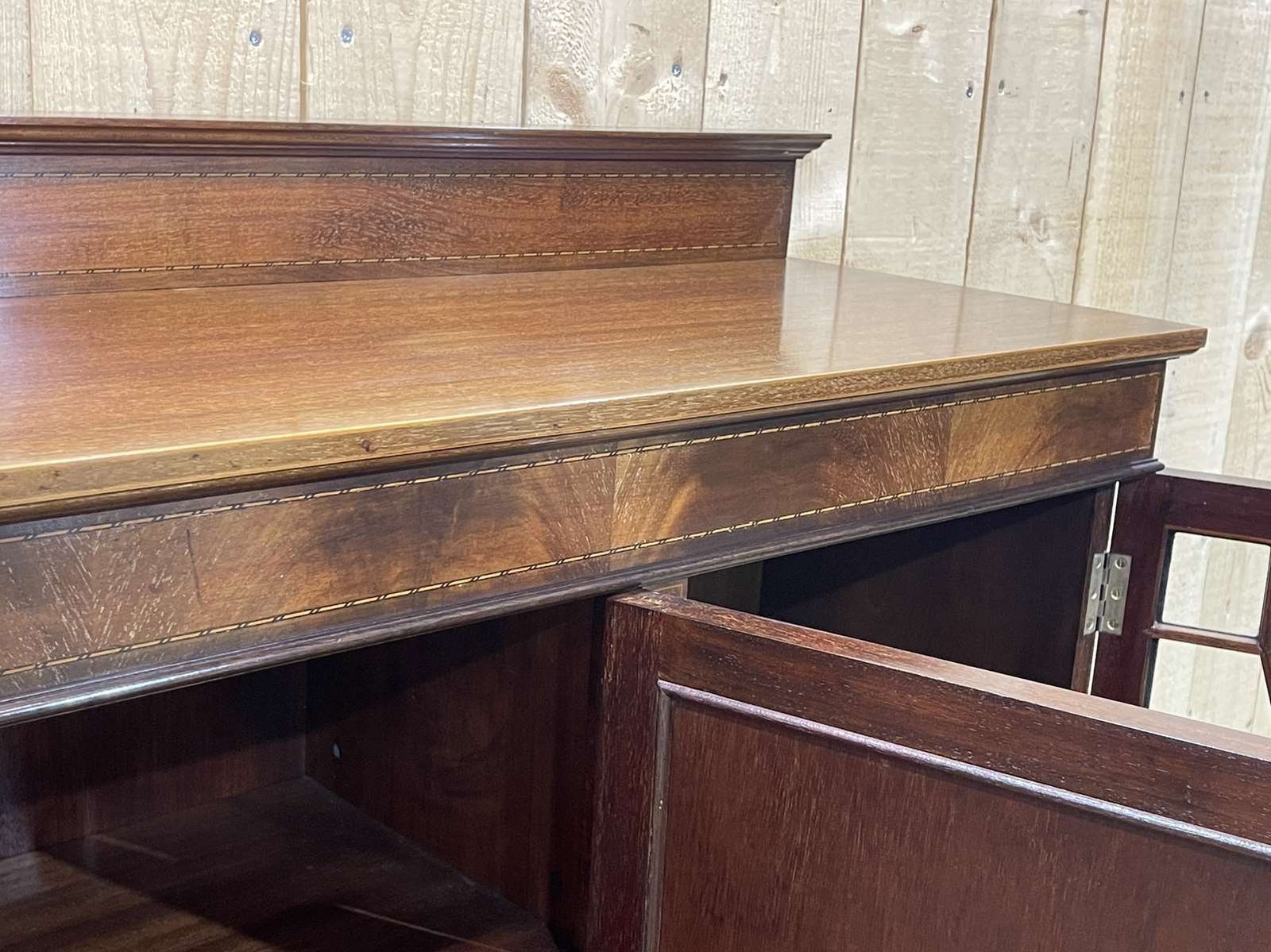 photo vintage English 3 Door Mahogany Bookcase, 1950s