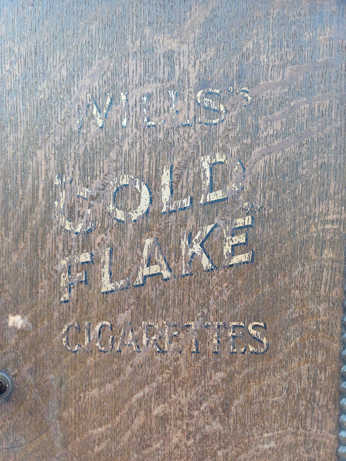 photo furniture Ovill's 1900 Gold Flakes Cigarette Dispenser