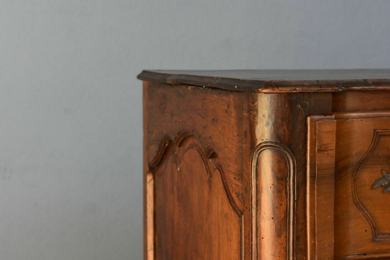 Louis XV Crossbow Chest Of Drawers In Walnut, 18th Century, photo vintage