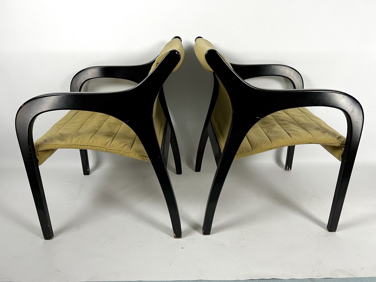 Mid Century Pair Of Vivalda Lounge Chairs By Claudio Salocchi For Sormani. 1960s photo for sale