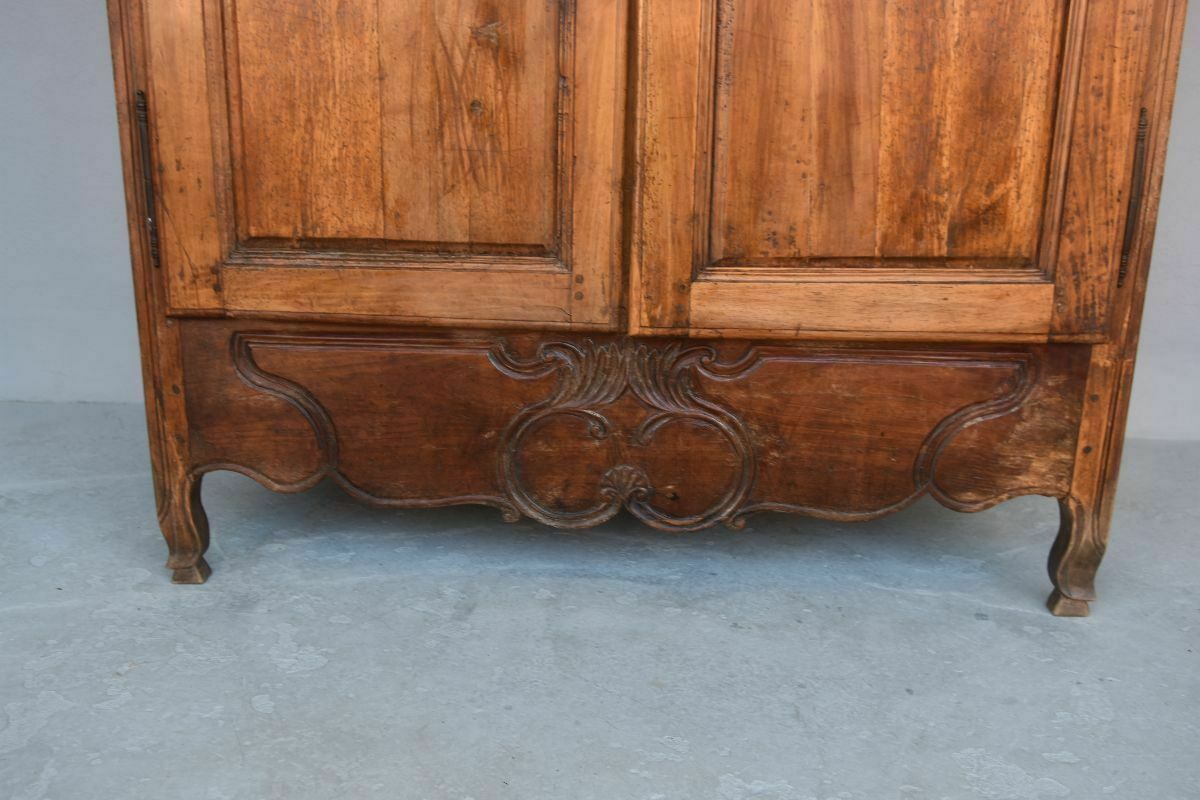 18th Century Walnut Cabinet, 18th Century And Earlier photo 1404.0