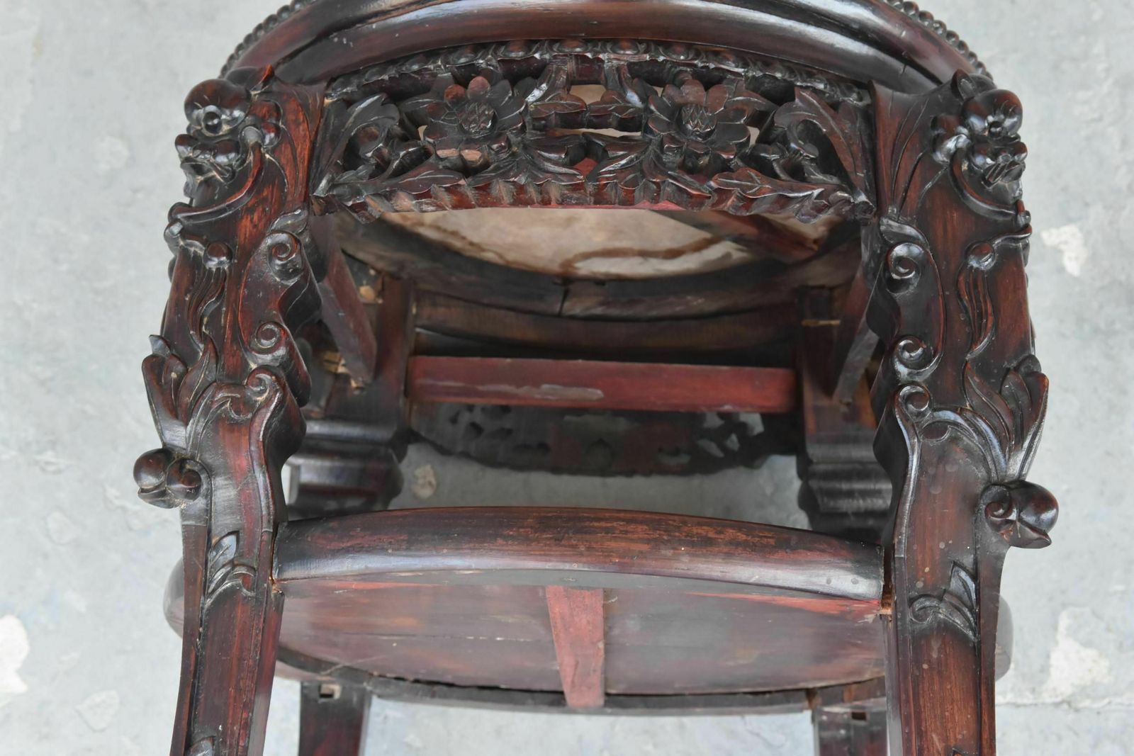 photo furniture Indochinese Harness In Ironwood And 19th Century Marble Top