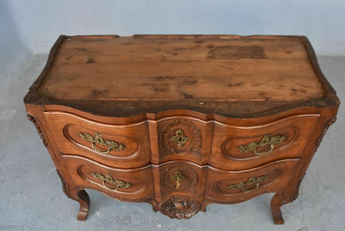 photo buy Crossbow Shaped Walnut Jumping Chest Of Drawers, 18th Century