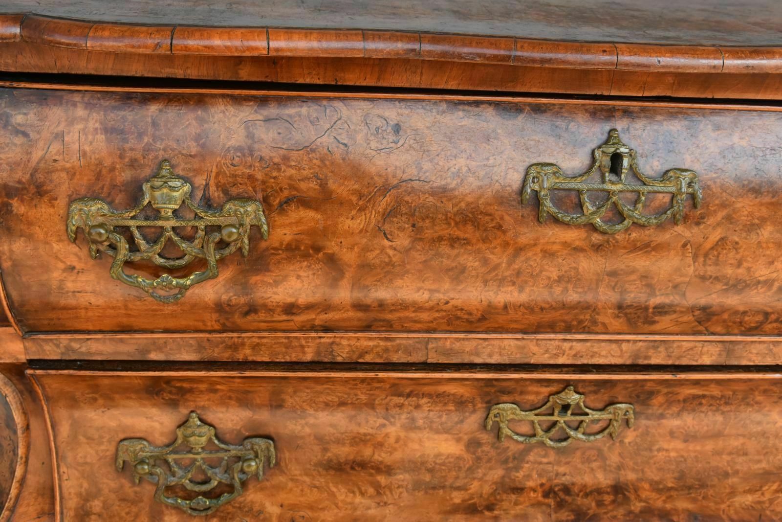 18th Century Dutch Chest Of Drawers In Walnut Burl photo vinterior