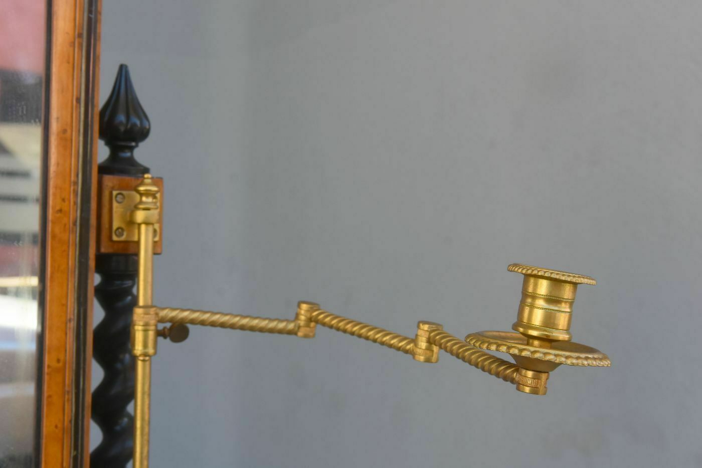 Charles X Barber With Counterweight System photo vinterior