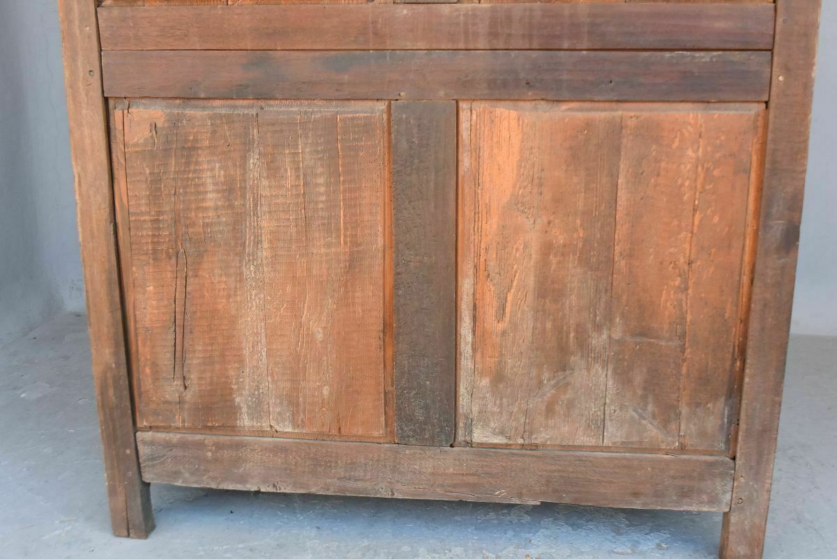 photo vintage Regional Cabinet In Louis XV Oak, 18th Century