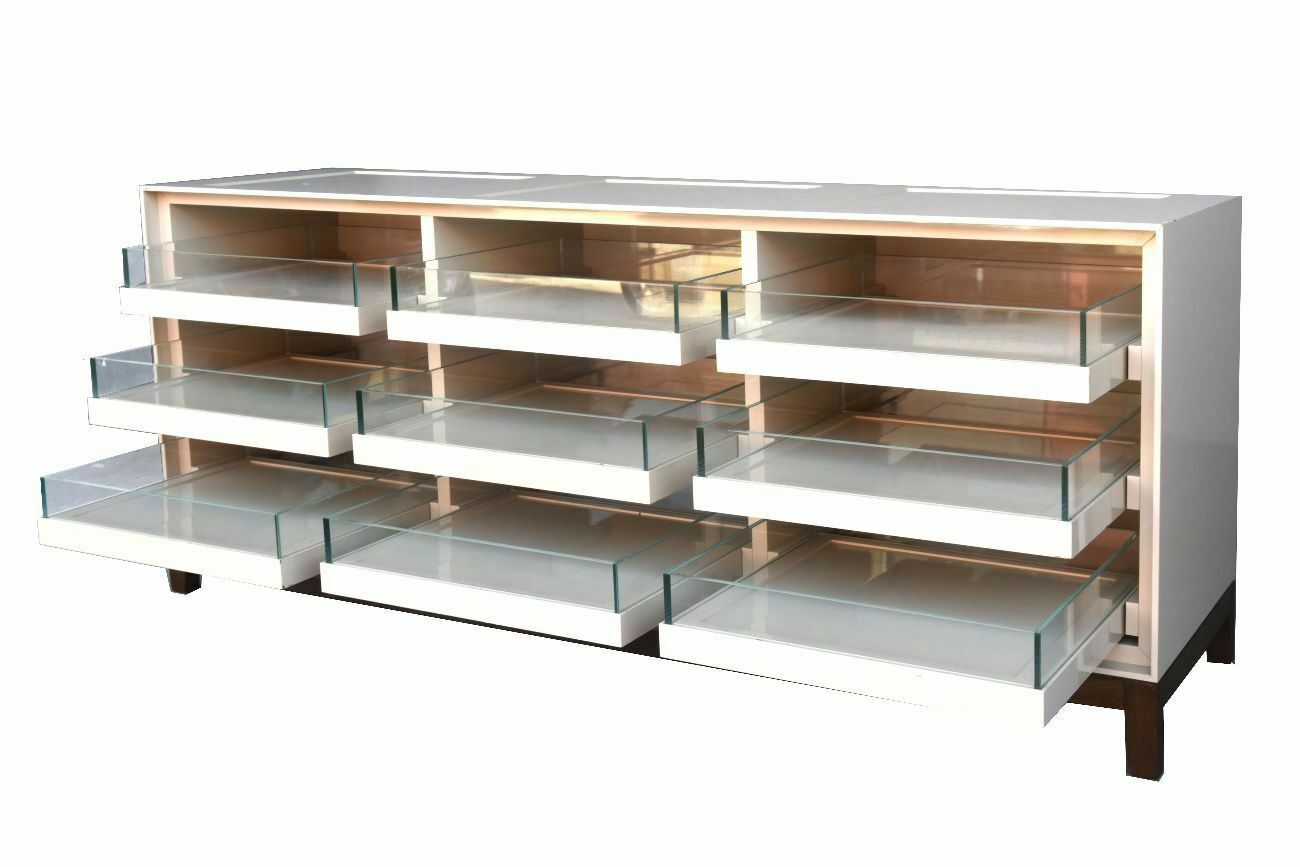 Burberry Cannes Luxury Cream Lacquered Wood Store Bank