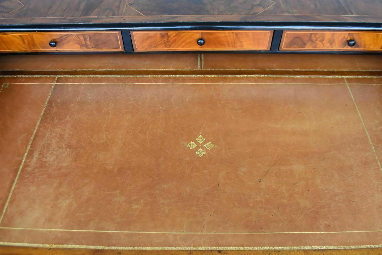 photo vinterior Louis XV Tiered Walnut Desk By Jf Hache, 18th Century