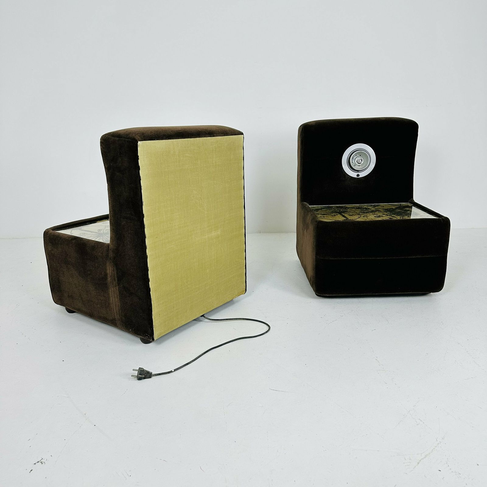 photo furniture Pair Of Spaceage Nightstands In Brown Velor With Spot Lights 1970s France