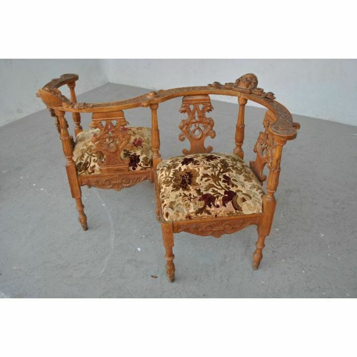 photo vinterior Old Renaissance Style Loveseat Bench
