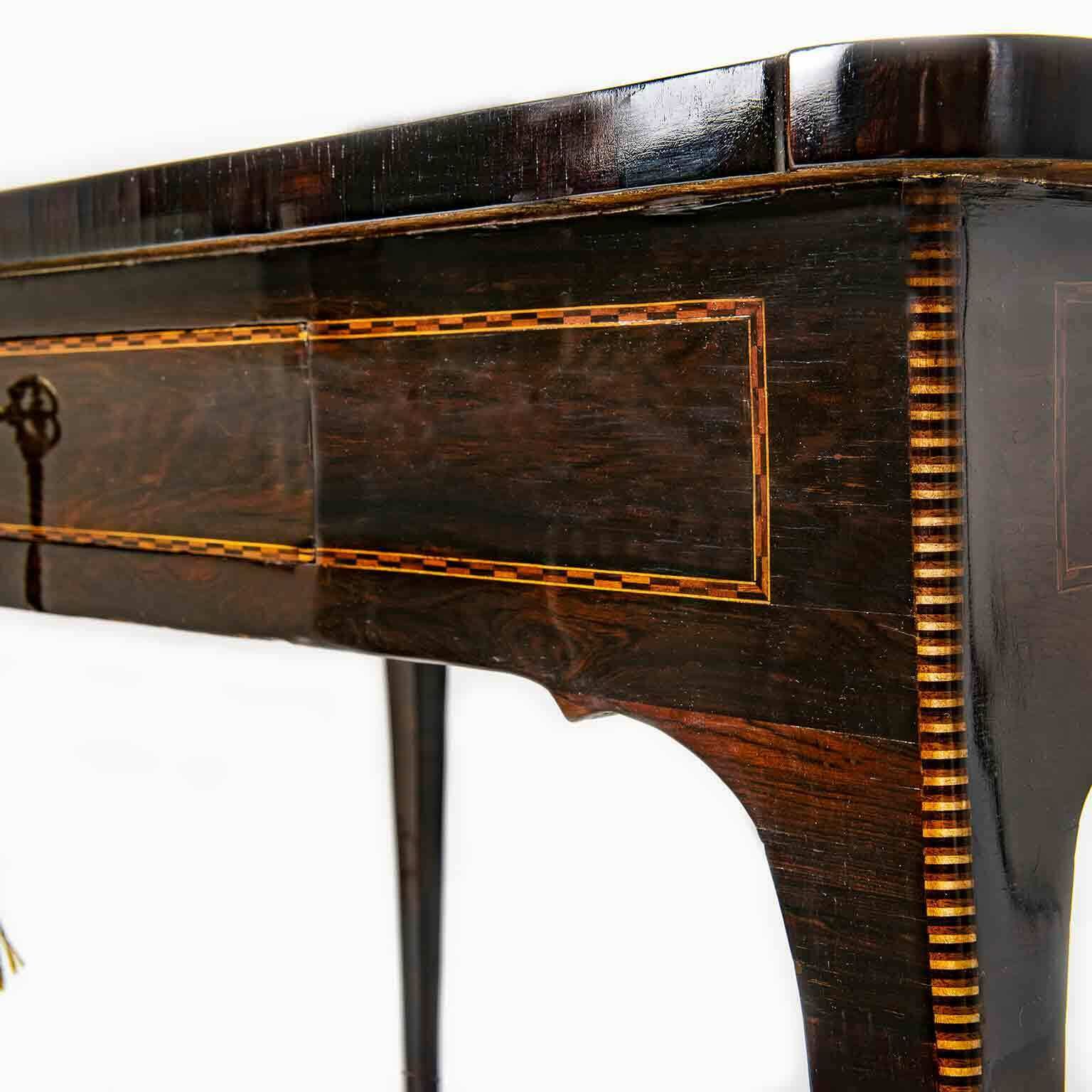 photo furniture Antique Living Room Table From The 1700s