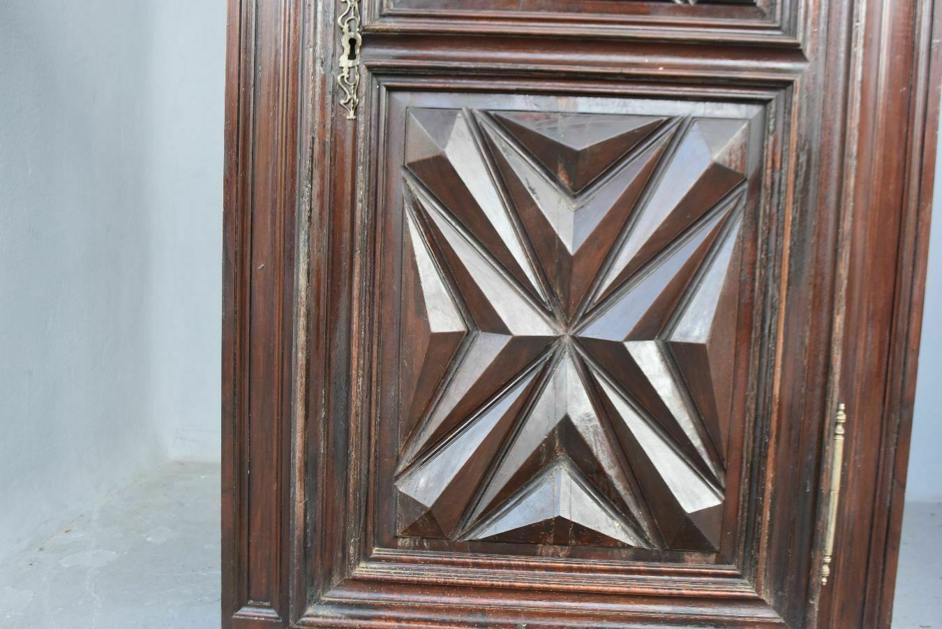 Louis XIII Walnut Bonnetress XVIII photo buy