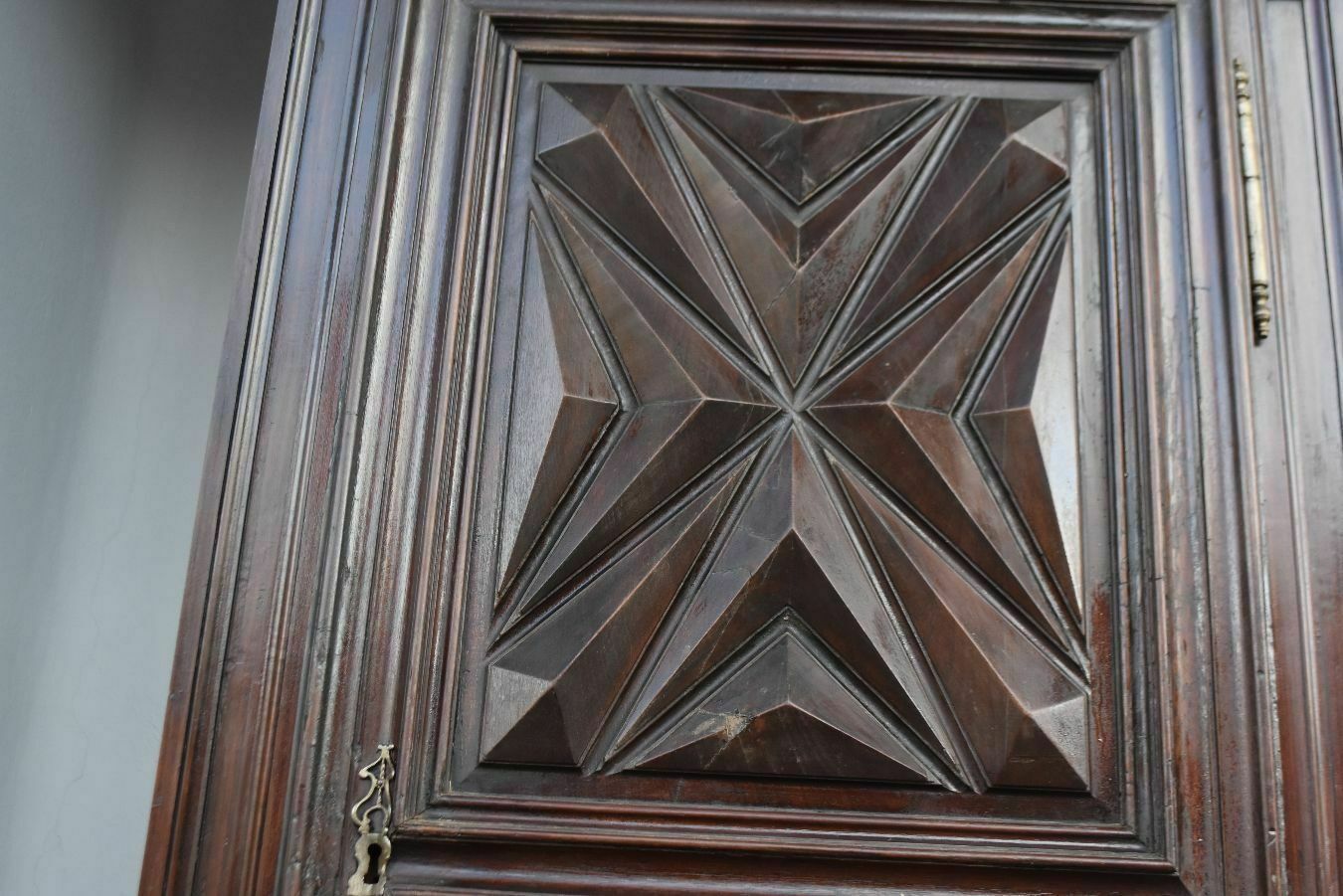 Louis XIII Walnut Bonnetress XVIII photo vintage