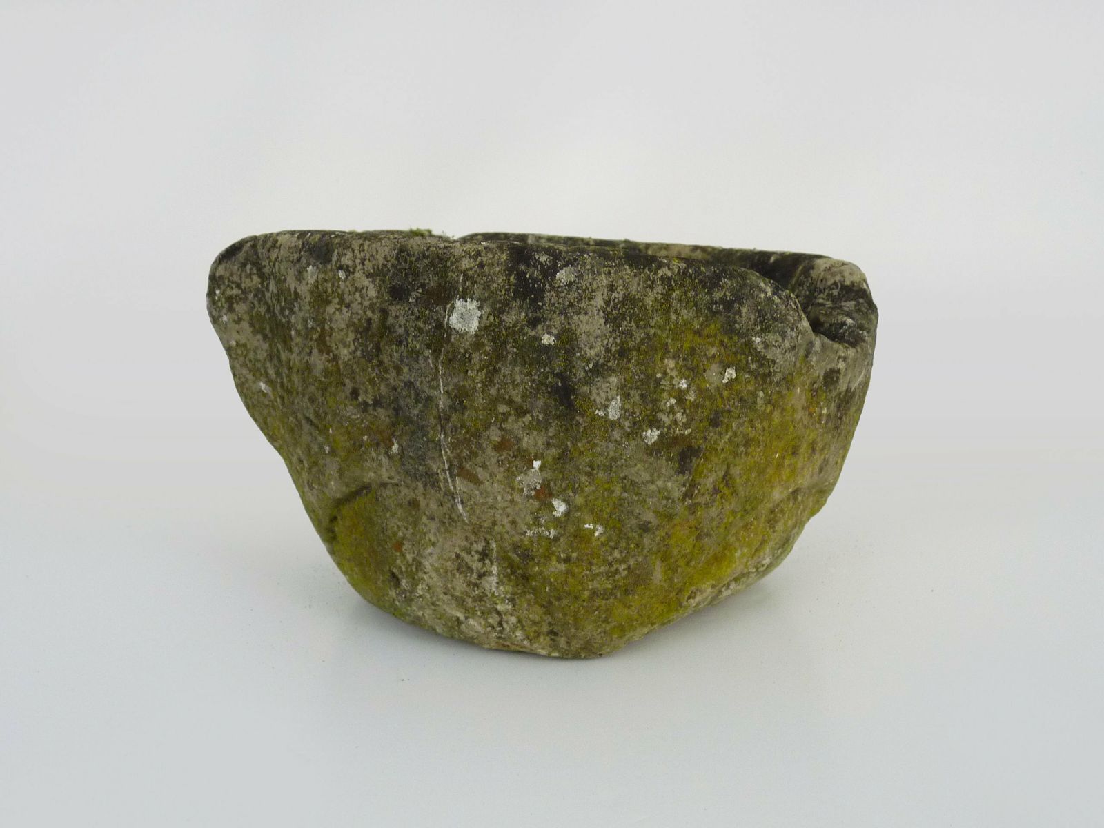 Grand mortier en pierre ancienne, années 1700, d'époque photo vintage