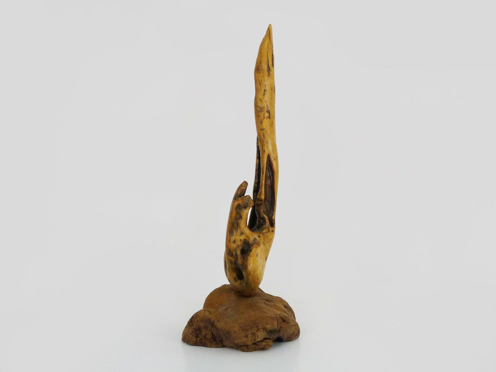 Sculpture en bois abstraite brutaliste. Signée J.M 2010 photo for sale