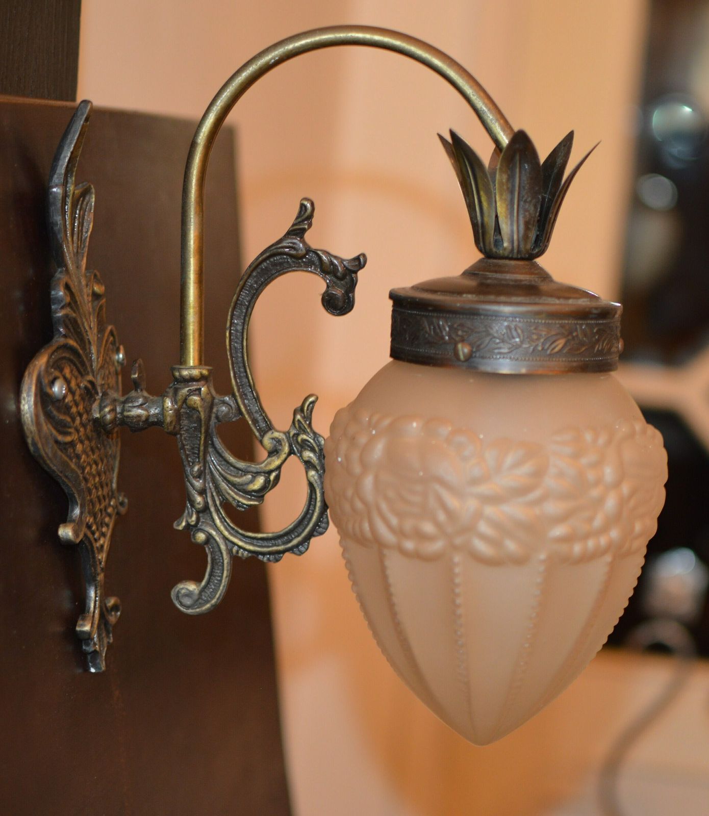 Vintage Wall Lamp Mid Century.Art Nouveau Wall Lamp. Art Deco Wall Lamp photo Lighting