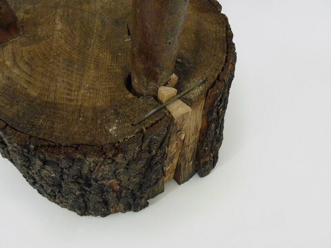Tabouret à traire tripode en chêne, art paysan ariégeois, France (XIXe siècle) photo vinterior