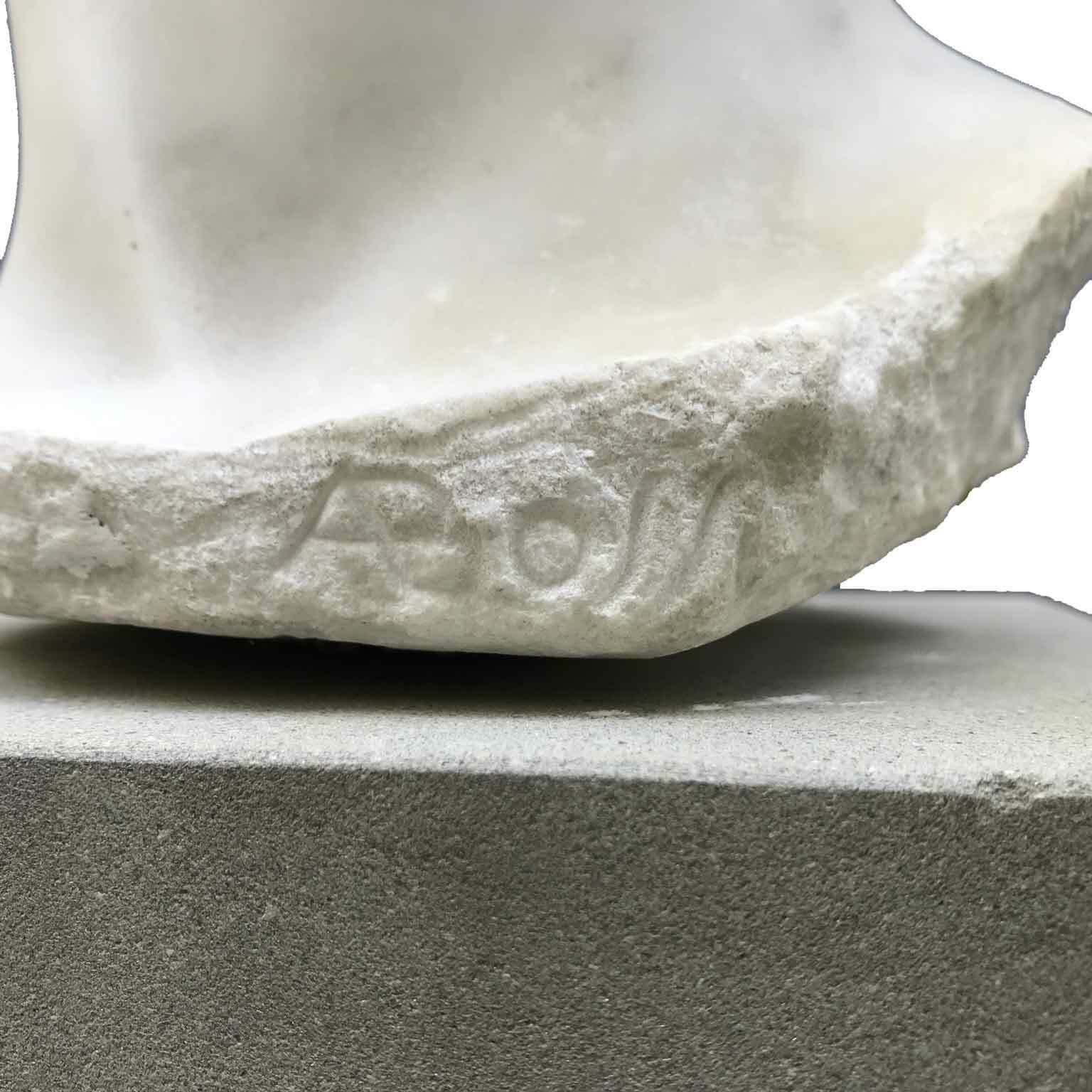 photo furniture Aurelio Bossi Bust Of A Woman In White Marble