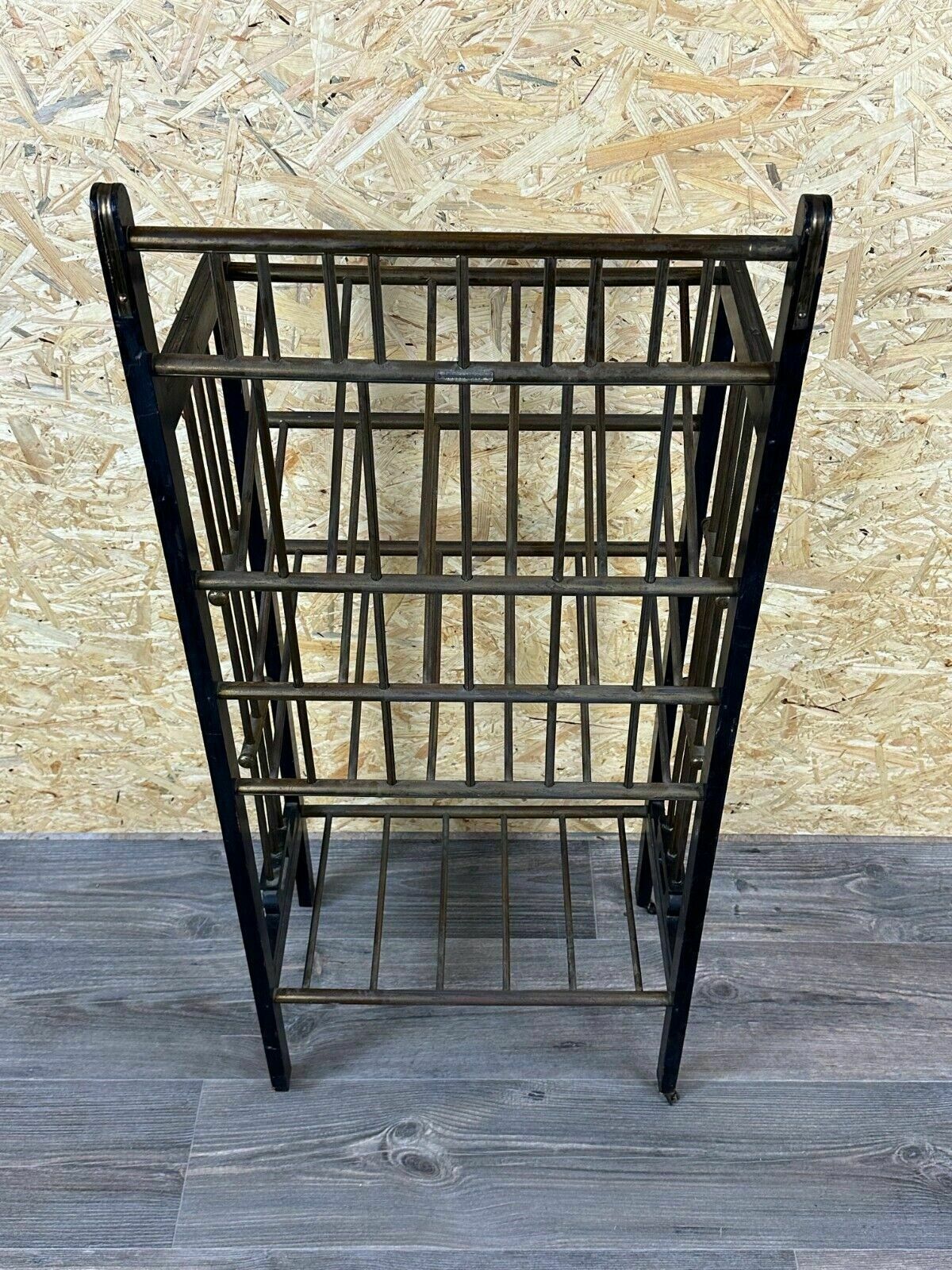 2407.0 Magazine Rack From Wiener Werkstätte Austria Made Of Mahogany & Brass Around 1900 photo