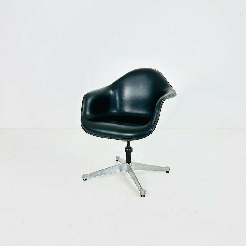 Fiberglass Swivel Chairs By Ray & Charles Eames For Herman Miller, 1960s photo Furniture