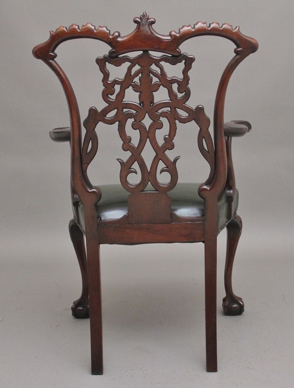 Early 20th Century Chippendale Style Armchair photo vinterior