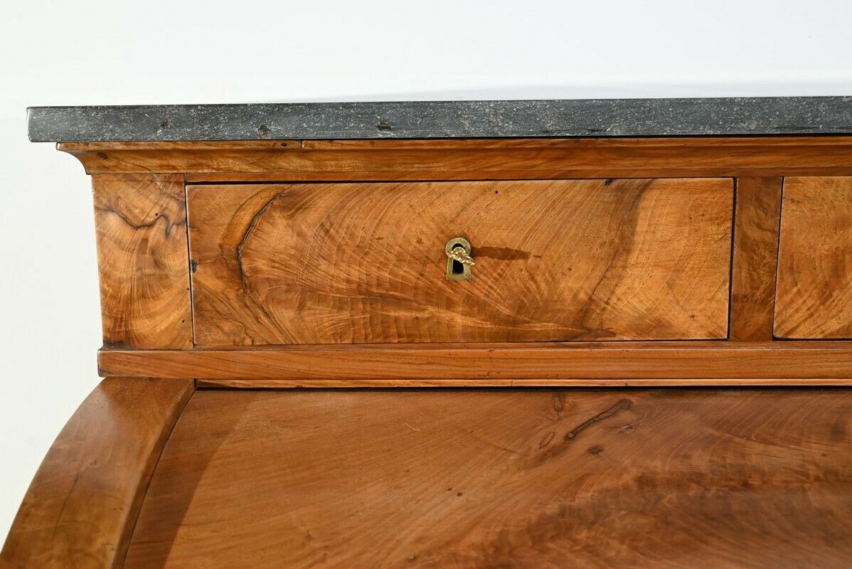 photo furniture Important Property Cylinder Desk In Walnut, Directoire Period – Early 19th Century