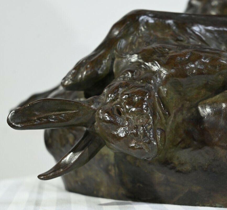 photo vinterior Bronze “The Dog With The Hare”, Signed Je. Masson – Early 20th Century
