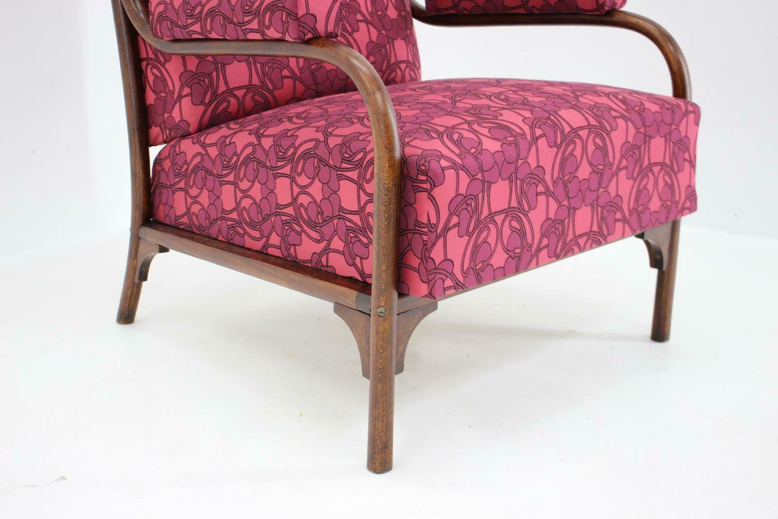 Art Nouveau Wing Chair Thonet Nr.6541, Since 1904 photo vinterior