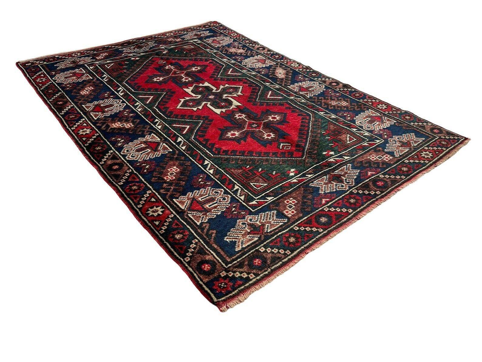 Vintage Turkish Dosemealti Rug , 191 X 131 Cm photo furniture