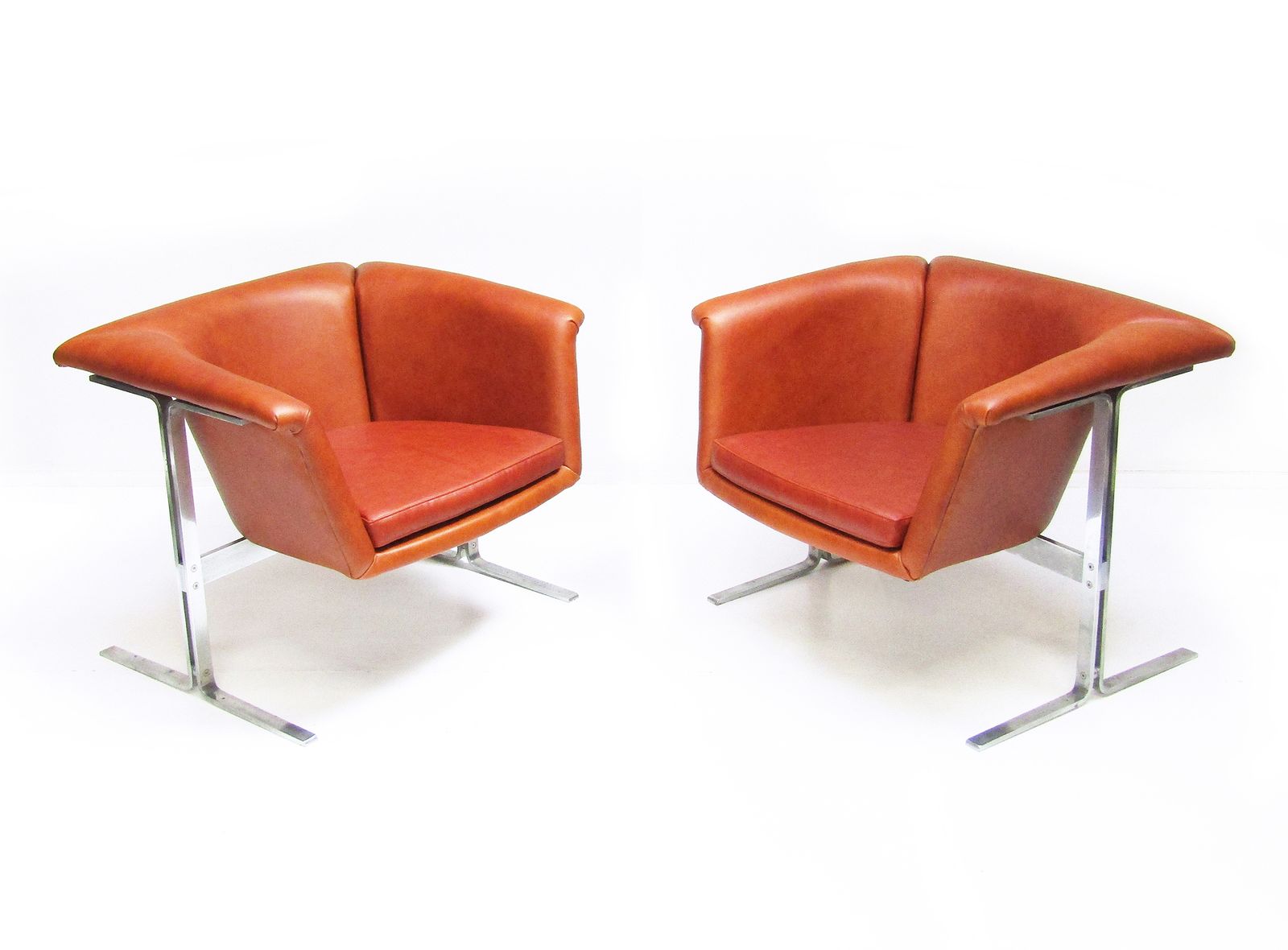 photo vinterior Two Space Age "042" Chairs By Geoffrey Harcourt For Artifort