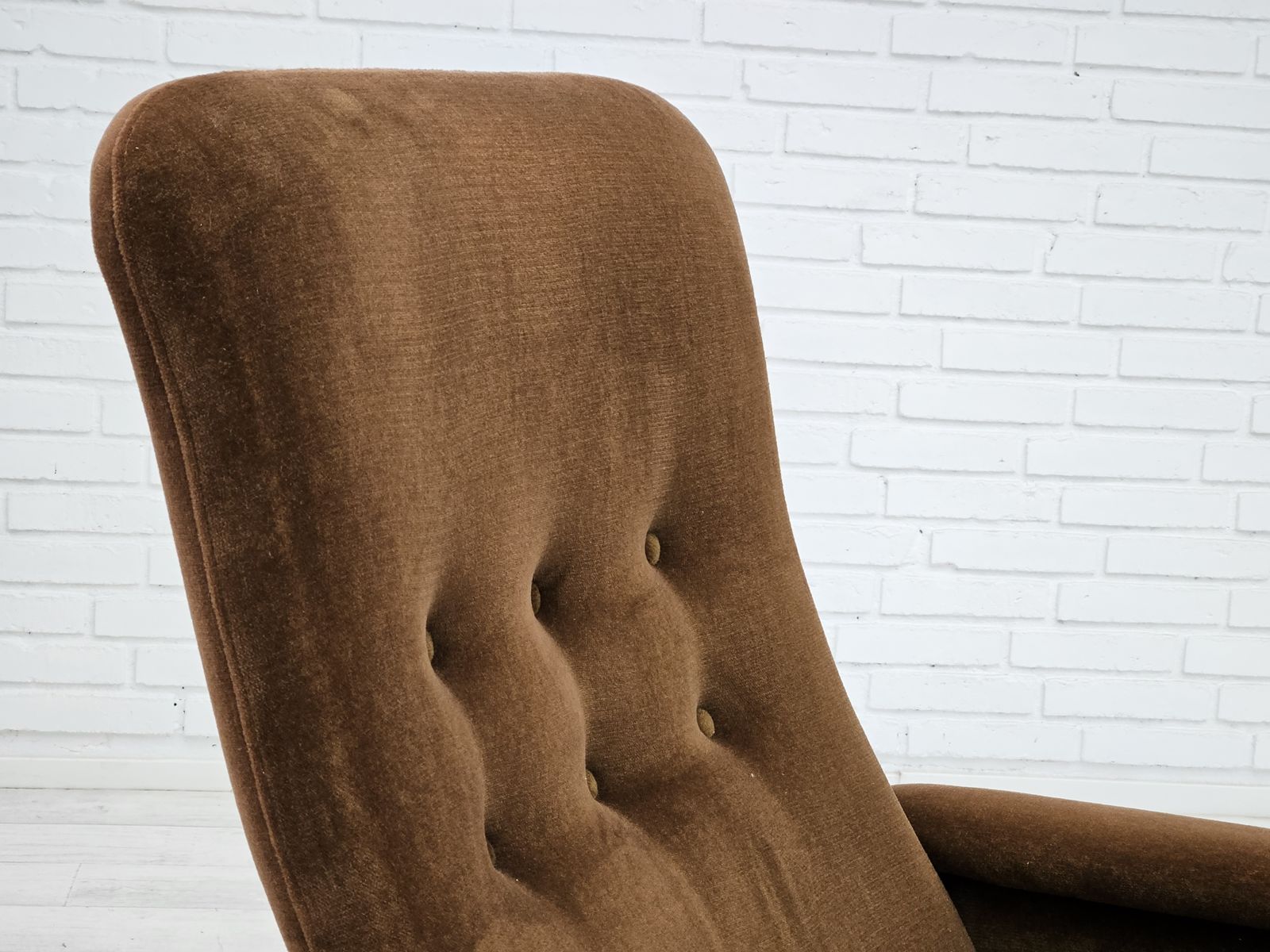 Vintage Scandinavische Draaifauteuil, Jaren 1970, Velours, Ongerestaureerde Staat. photo for sale