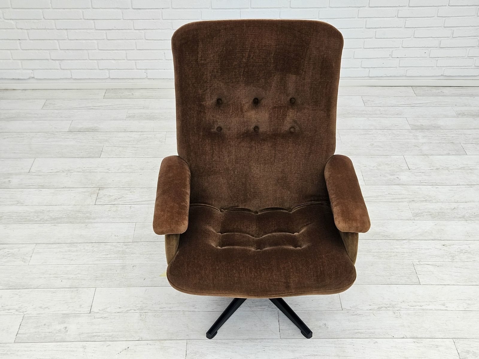 Vintage Scandinavische Draaifauteuil, Jaren 1970, Velours, Ongerestaureerde Staat. photo buy