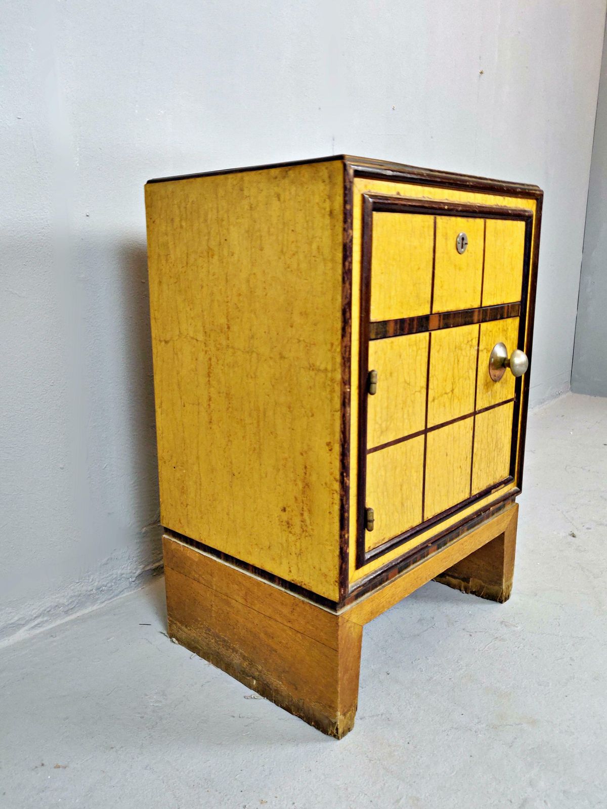 Italian Art Deco Nightstands, Mid 20th Century photo furniture