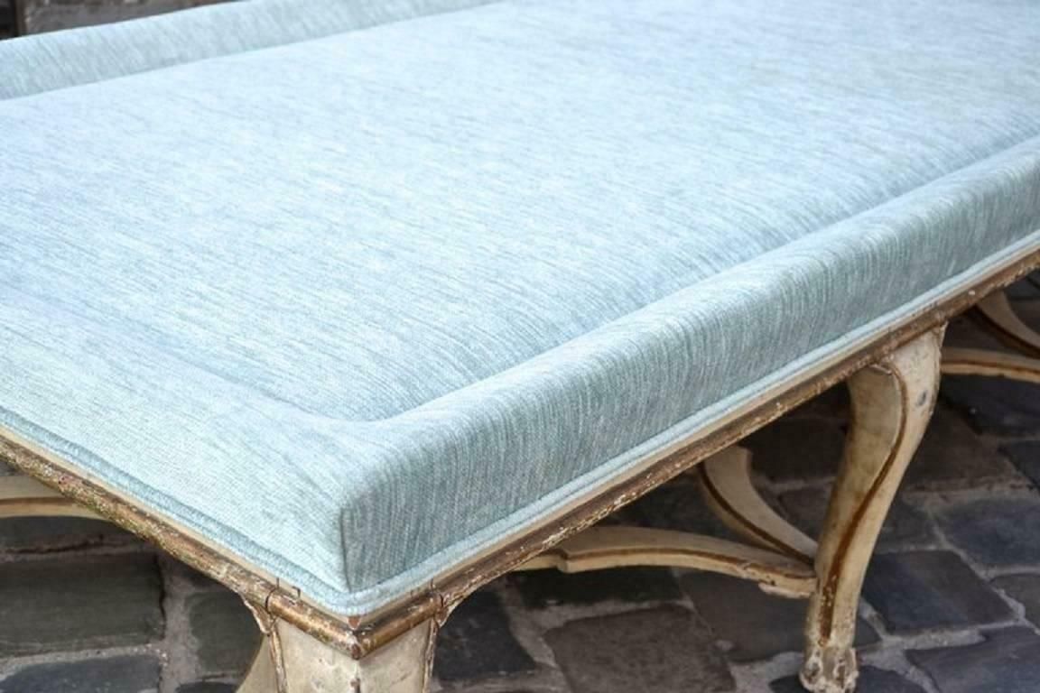 Elegant 18th Century Tuscan Rococo Daybed, Newly Upholstered photo 8490.0