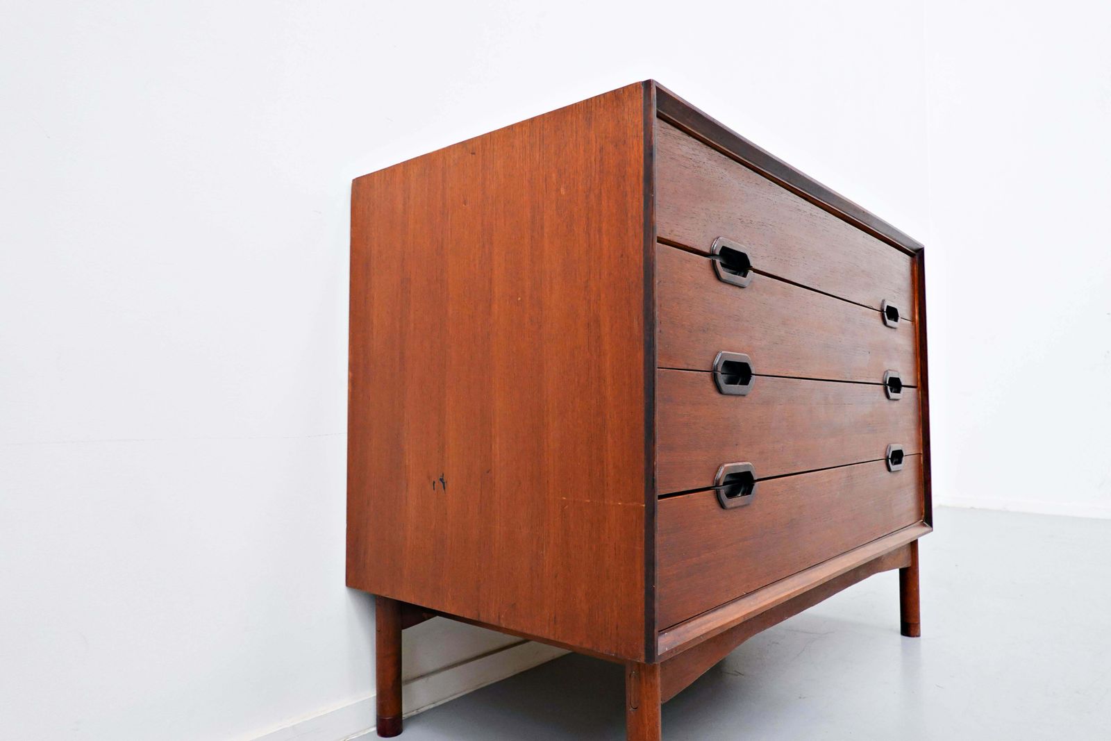 photo furniture Mid Century Modern Chest Of Drawers, Teak, 1960s