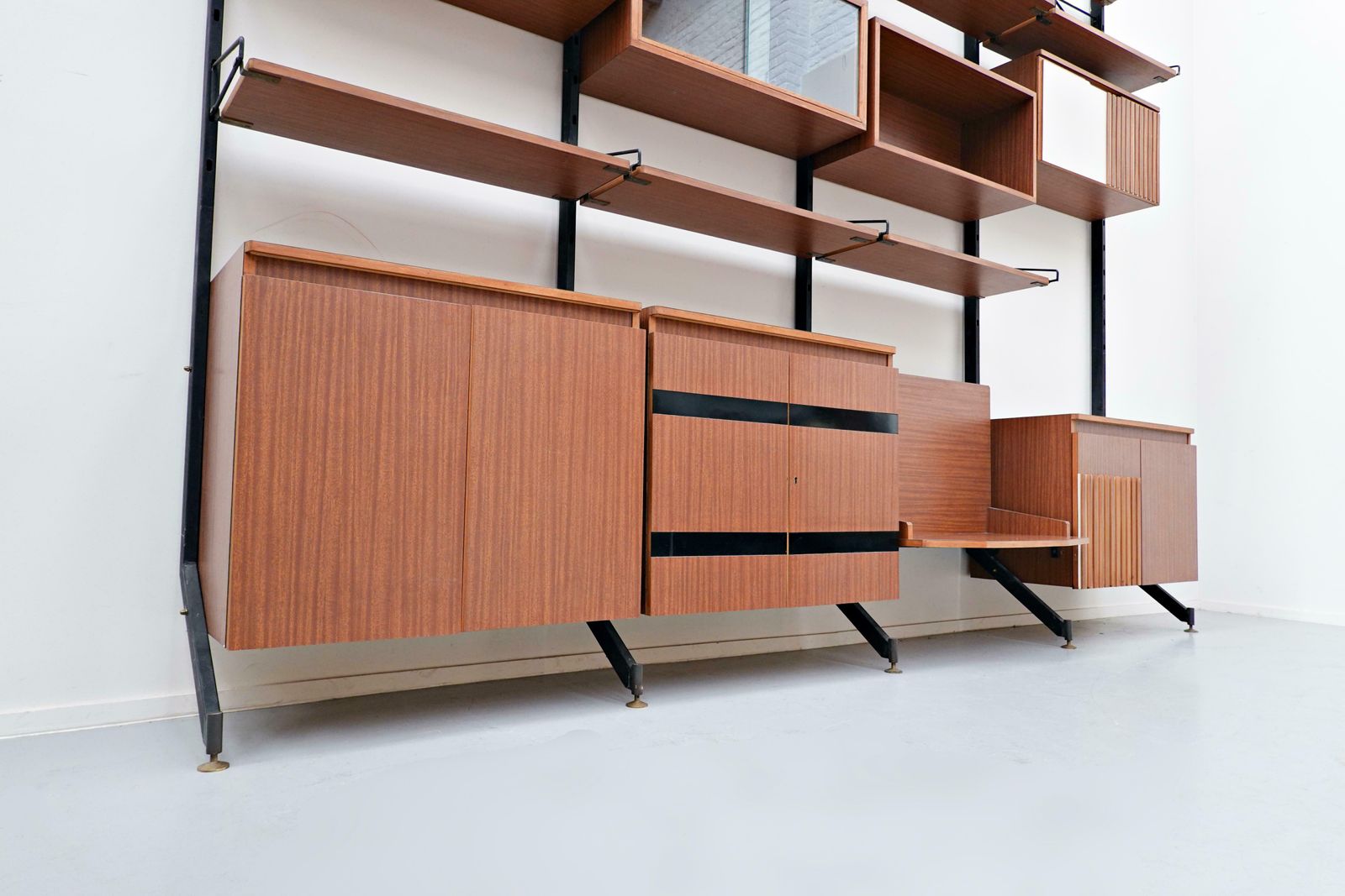 Mid Century Modern Italian Wall Unit Model ''''Urio'''' By Ico Parisi For Mim, 1960s photo 7630.0