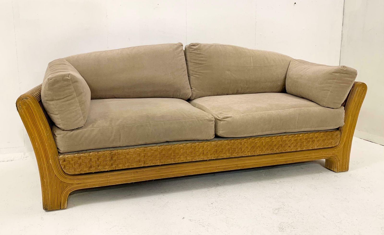 Mid Century Rattan Sofa 1960s, Vintage photo vinterior