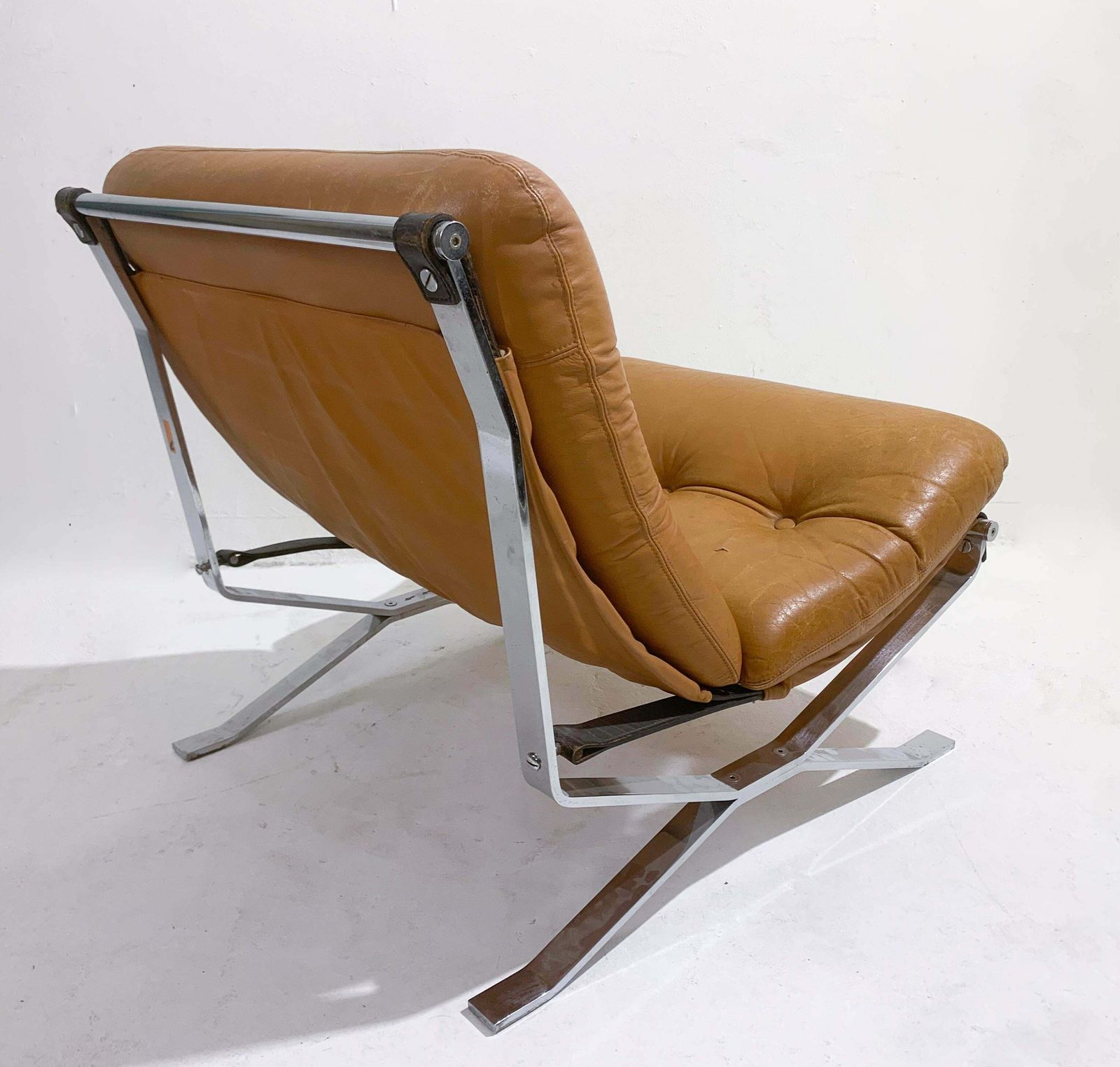 photo furniture Mid Century Modern Pair Of Italian Armchairs, Original Leather, Mim, 1960s