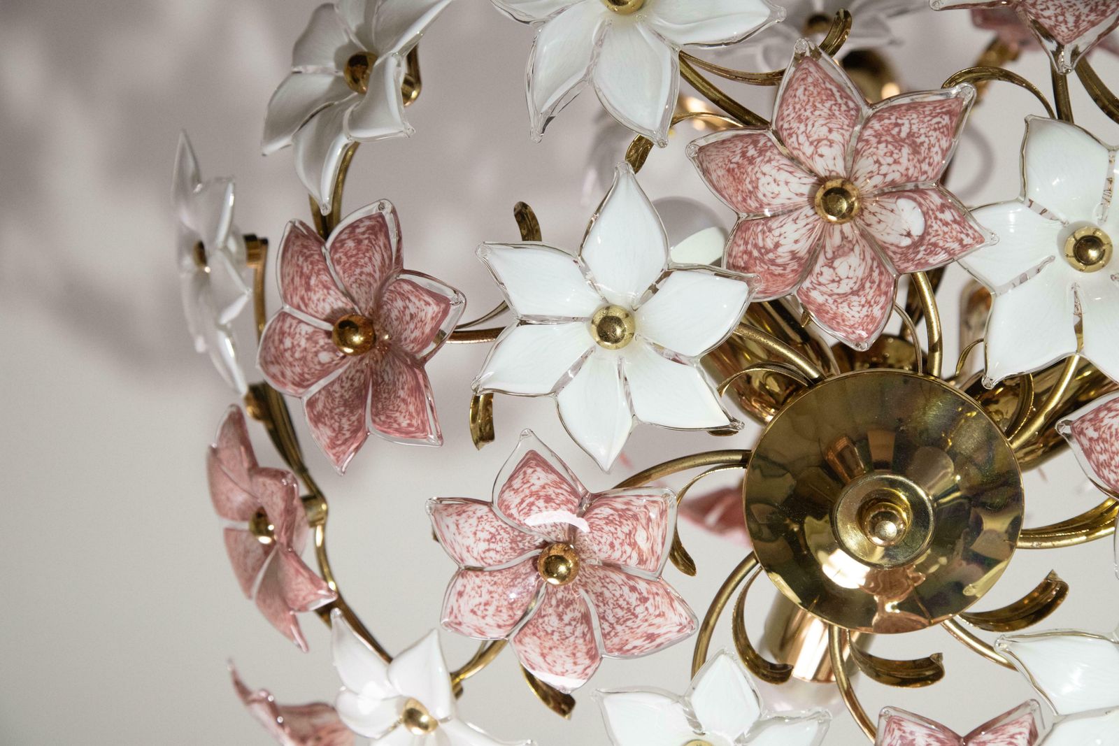 2208.0 Spectacular Murano Chandelier Full Of Pink And White Flowers, 1980s photo