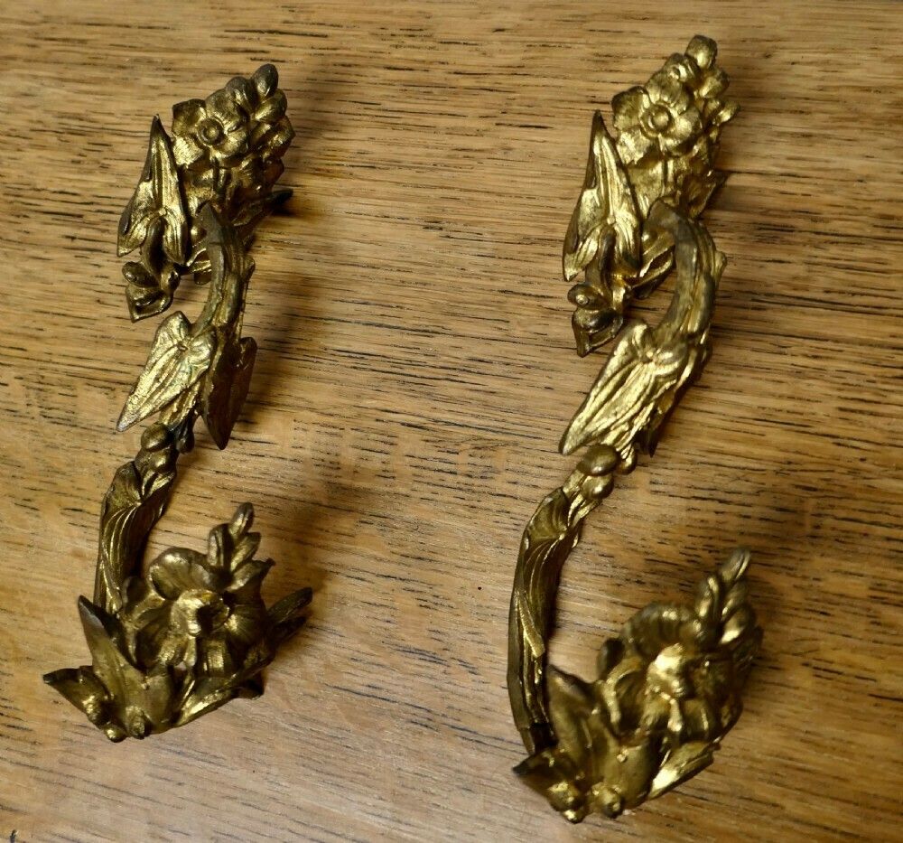 A Pair Of Large French Rococo Ormalu Curtain Curtain Tie Backs
