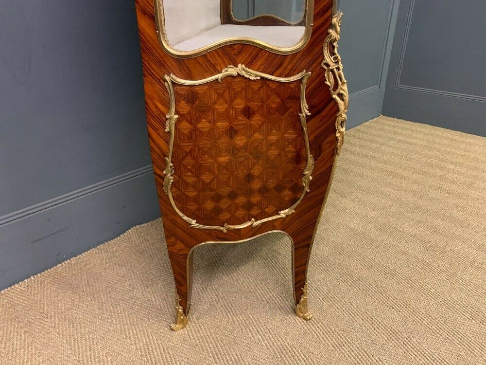 photo vinterior Superb 19th Century French Kingwood Parquetry Vitrine