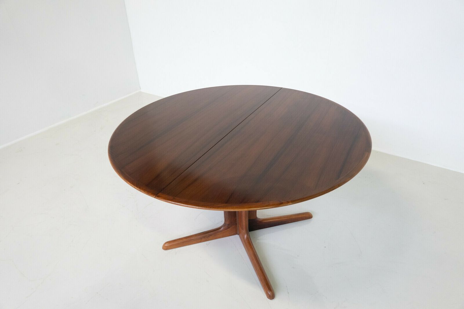 Mid Century Modern Extendable Dining Room Table By Niels Otto Møller For J.L. Møllers, 1970s
