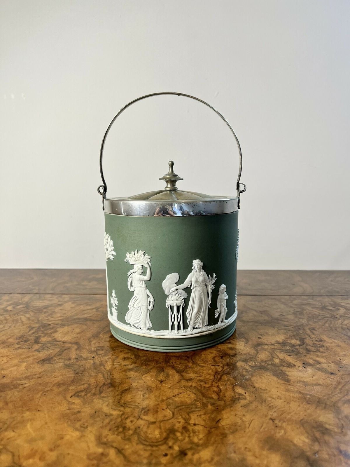 Quality Antique Wedgwood Jasper Ware Biscuit Barrel