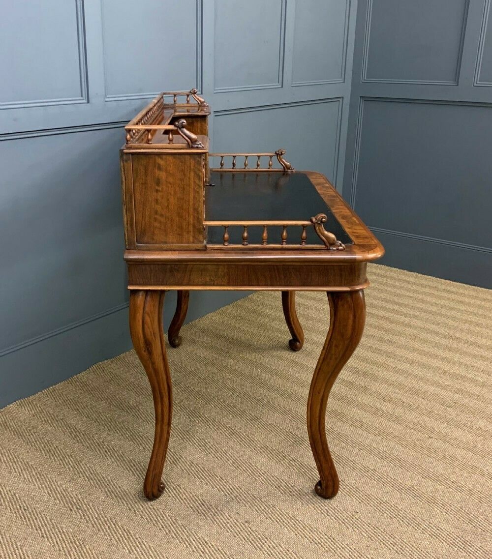 photo vintage 19th Century Burr Walnut Bonheur Du Jour