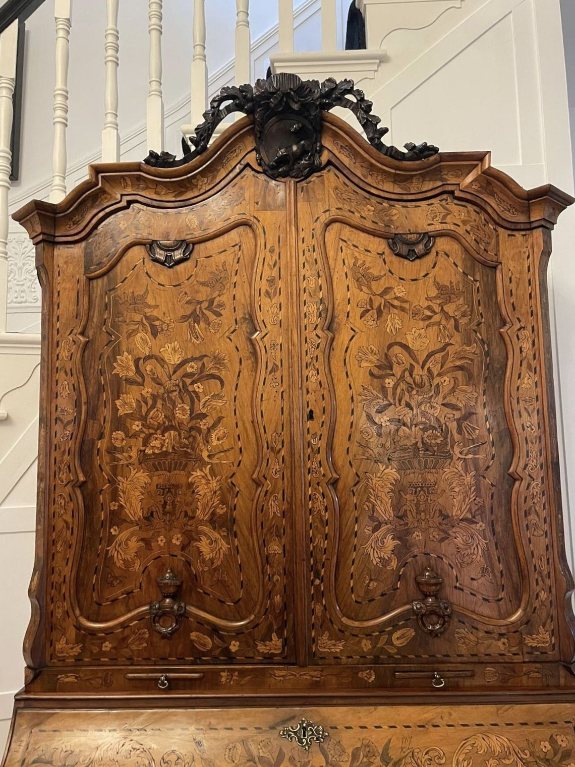 photo vinterior Outstanding Quality 18th Century Antique Dutch Marquetry Inlaid Burr Walnut Bureau Bookcase